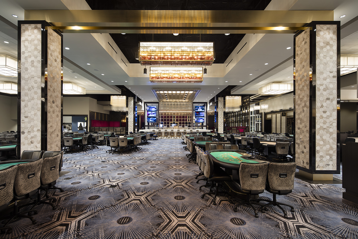 hotels near hollywood park casino